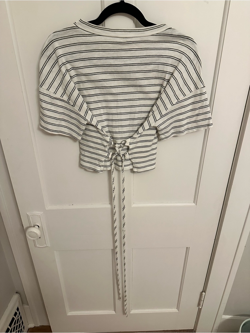 Gilded Intent Buckle Striped Tie-Back Crop Top - White/Dark Green